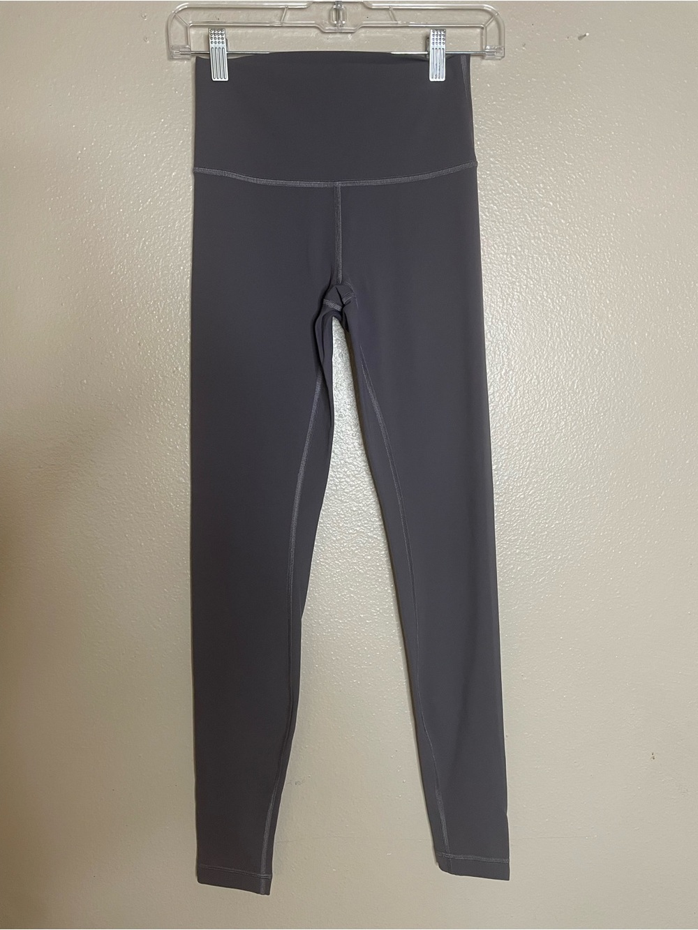 Lululemon Wunder Under High Rise Leggings 28", Size 4- in solid charcoal gray - Picture 3 of 10